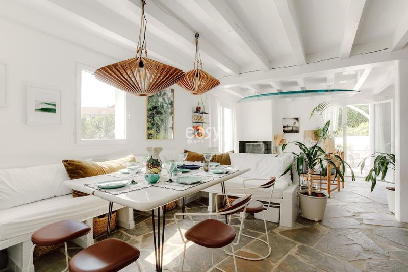 Villa ideally located for photo shoots on the beautiful French Basque Coast